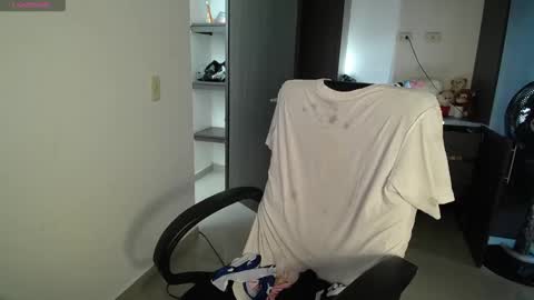 Snapshot of venelope1 chatting on 02-21-26, 09:05 Venelope 3 online show from 02-21-26, 09:05