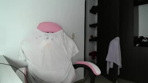 Snapshot of venelope1 chatting on 05-12-26, 02:41 Venelope 3 online show from 05-12-26, 02:41