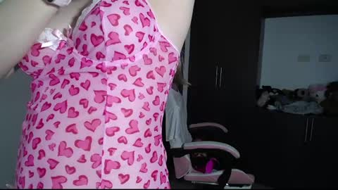 Snapshot of venelope1 chatting on 05-26-26, 01:29 Venelope 3 online show from 05-26-26, 01:29