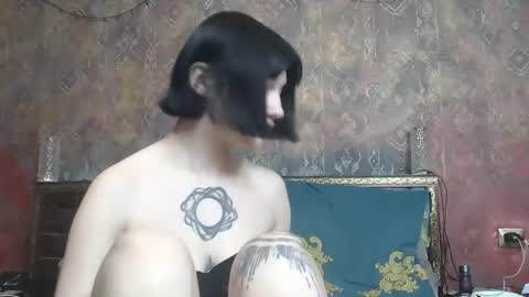 Snapshot of venera_goddess chatting on 12-19-25, 11:06 Naly online show from 12-19-25, 11:06