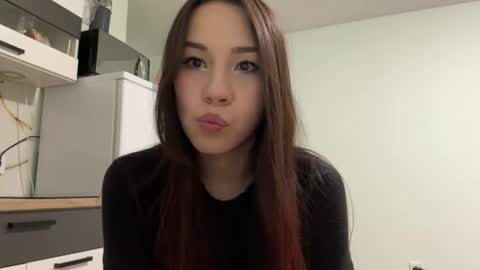 Snapshot of venessasatterwhite chatting on 06-25-26, 06:23 Milla online show from 06-25-26, 06:23