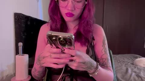 Snapshot of venicebtch666 chatting on 10-21-25, 11:55 Lanna online show from 10-21-25, 11:55