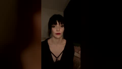 Snapshot of venom_goddess chatting on 05-15-26, 09:33 venom_goddess online show from 05-15-26, 09:33