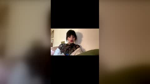 Snapshot of venom_goddess chatting on 06-06-26, 04:23 venom_goddess online show from 06-06-26, 04:23