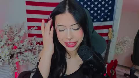 Snapshot of venomeowww_ chatting on 03-06-26, 04:20 Vivian online show from 03-06-26, 04:20