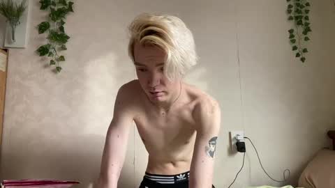 Snapshot of venti_gallagher chatting on 03-05-25, 01:06 Dorian online show from 03-05-25, 01:06