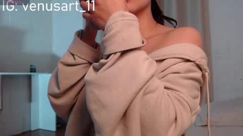 Snapshot of venus_art11 chatting on 12-31-24, 10:15 venus_art11 online show from 12-31-24, 10:15