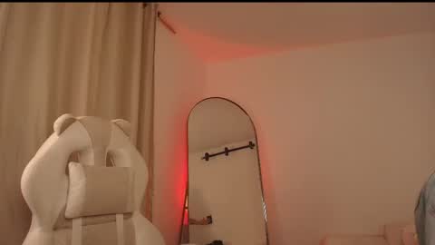 Snapshot of venus_art11 chatting on 09-21-25, 03:52 venus_art11 online show from 09-21-25, 03:52