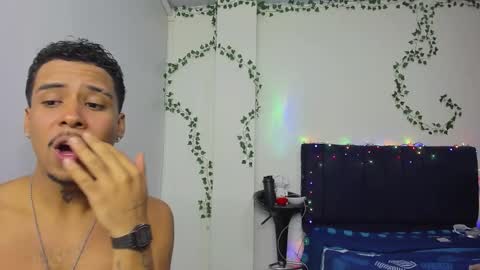 venus_boy2 online show from 11-13-25, 03:16