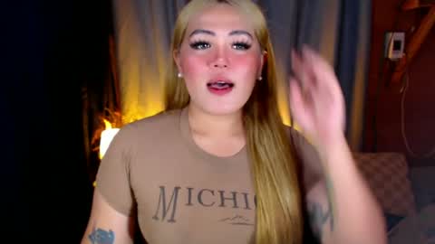 Snapshot of venus_colly chatting on 06-27-26, 01:32 I am Colly Your mystery girl online show from 06-27-26, 01:32
