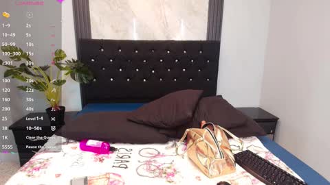 Snapshot of venus_medussa chatting on 11-30-25, 07:51 Medussa online show from 11-30-25, 07:51