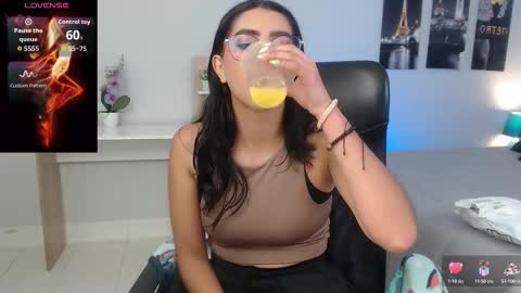 Snapshot of venus_steffen chatting on 09-10-25, 12:27 Mia online show from 09-10-25, 12:27