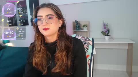 Snapshot of venus_steffen chatting on 09-23-25, 12:30 Mia online show from 09-23-25, 12:30