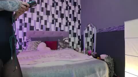 venusinylons online show from 12-15-25, 12:31