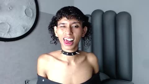 Snapshot of venuss_03 chatting on 09-28-25, 03:34 venuss_03 online show from 09-28-25, 03:34