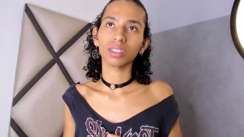 Snapshot of venuss_03 chatting on 10-24-25, 03:47 venuss_03 online show from 10-24-25, 03:47