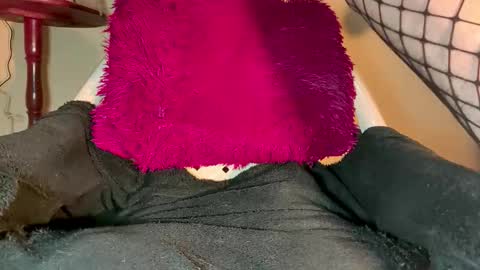 Snapshot of venustrav chatting on 10-31-25, 03:29 Venus online show from 10-31-25, 03:29