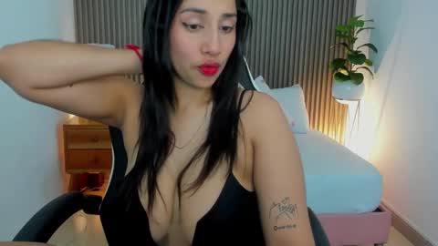 Snapshot of venuz_lee chatting on 01-03-25, 12:41 Nice to greet you my name is Vanessa online show from 01-03-25, 12:41