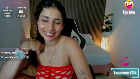 Snapshot of venuz_lee chatting on 01-25-25, 04:35 Nice to greet you my name is Vanessa online show from 01-25-25, 04:35