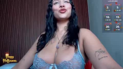 Snapshot of venuz_lee chatting on 11-01-25, 01:13 Nice to greet you my name is Vanessa online show from 11-01-25, 01:13