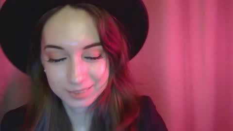 Snapshot of veralush chatting on 11-05-25, 01:33 Una online show from 11-05-25, 01:33