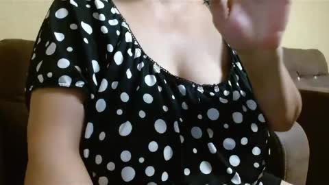 Snapshot of veraluss chatting on 06-04-26, 09:37 Vera Luss online show from 06-04-26, 09:37