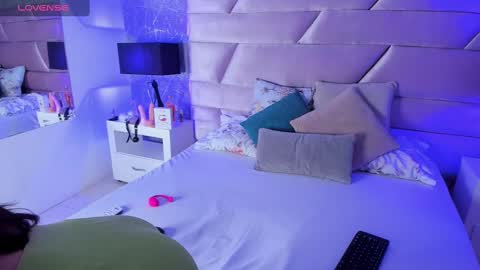 Vero online show from 02-16-25, 04:20