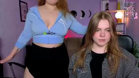 Snapshot of veronica_bubble chatting on 06-10-26, 07:57 Ronni online show from 06-10-26, 07:57
