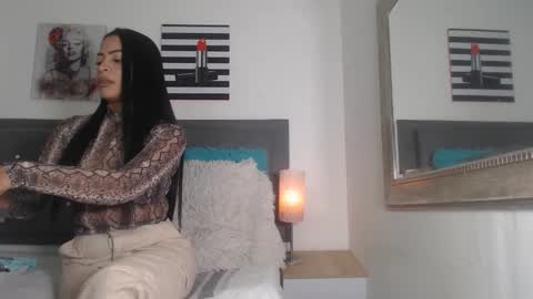 Snapshot of veronica_santanaa chatting on 11-15-25, 06:48 Veronica online show from 11-15-25, 06:48