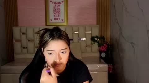 veronicaa_s online show from 06-18-26, 08:13