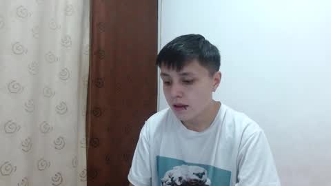 Snapshot of veronicaelite16 chatting on 03-08-25, 03:17 Veronica Clark online show from 03-08-25, 03:17