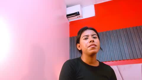 Snapshot of veronicarobles chatting on 06-22-26, 07:00 Veronica Robles online show from 06-22-26, 07:00