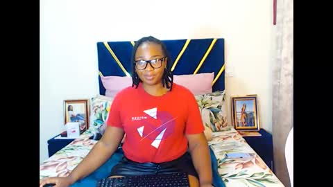 Snapshot of veronicarod1 chatting on 03-04-26, 01:33 veronicarod1 online show from 03-04-26, 01:33