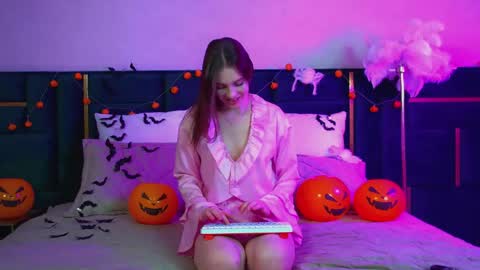 Snapshot of veronicavance chatting on 10-22-25, 06:07 Veronica online show from 10-22-25, 06:07