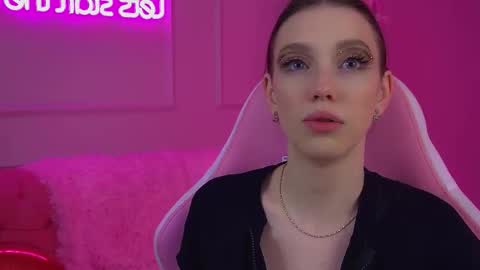 Snapshot of veronicavance chatting on 02-17-26, 06:21 Veronica online show from 02-17-26, 06:21