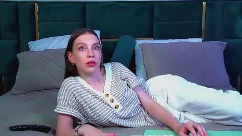 Veronica online show from 07-30-26, 06:18
