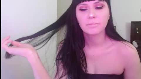 Snapshot of veronika_blak chatting on 10-04-25, 03:04 Miss Veronika Blak online show from 10-04-25, 03:04