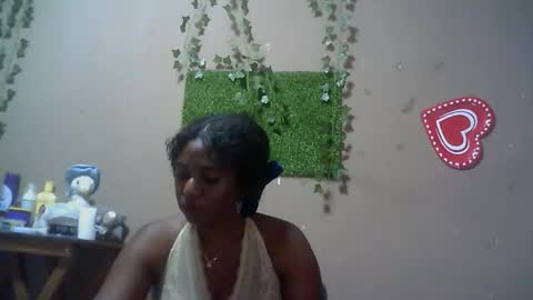 verronique1511 online show from 12-04-25, 07:00