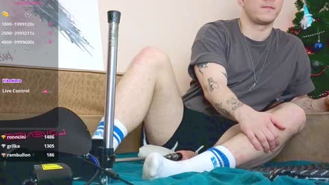 Snapshot of vers_gay chatting on 12-29-24, 03:35 Ethan online show from 12-29-24, 03:35