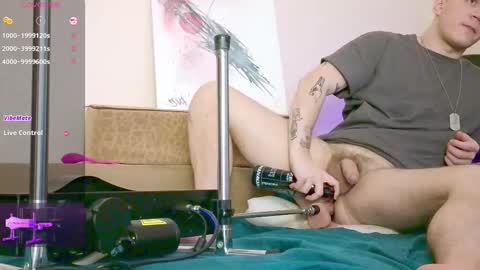 Snapshot of vers_gay chatting on 03-05-25, 01:06 Ethan online show from 03-05-25, 01:06