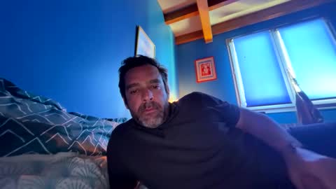 Snapshot of versatilebi7 chatting on 10-11-25, 09:30 versatilebi7 online show from 10-11-25, 09:30