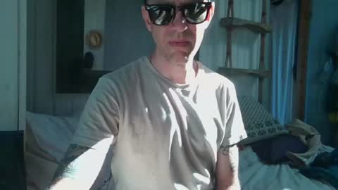 Snapshot of versatilexswede chatting on 06-17-26, 02:07 John online show from 06-17-26, 02:07