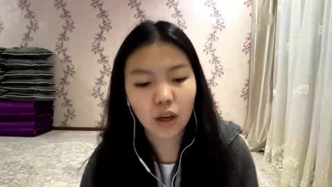 Snapshot of vertieriddleberger chatting on 02-04-26, 06:47 Adele online show from 02-04-26, 06:47