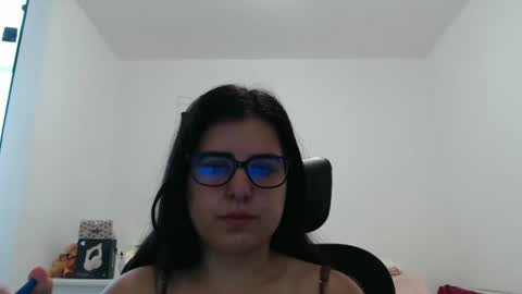 Snapshot of veruca99 chatting on 11-03-25, 01:45 veruca99 online show from 11-03-25, 01:45