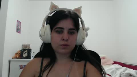 Snapshot of veruca99 chatting on 11-12-25, 11:36 veruca99 online show from 11-12-25, 11:36