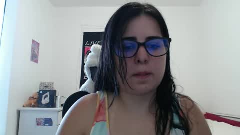 Snapshot of veruca99 chatting on 11-13-25, 07:35 veruca99 online show from 11-13-25, 07:35