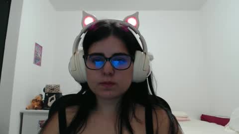 Snapshot of veruca99 chatting on 11-18-25, 10:36 veruca99 online show from 11-18-25, 10:36