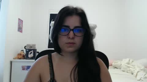 Snapshot of veruca99 chatting on 11-23-25, 06:52 veruca99 online show from 11-23-25, 06:52