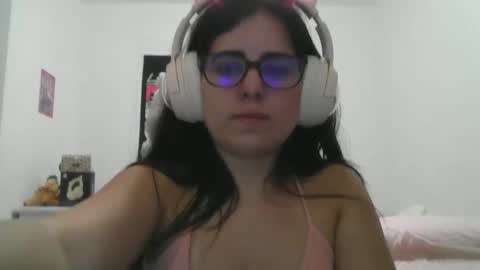 Snapshot of veruca99 chatting on 11-28-25, 01:41 veruca99 online show from 11-28-25, 01:41