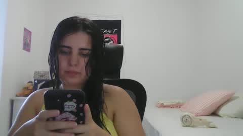 Snapshot of veruca99 chatting on 11-30-25, 06:01 veruca99 online show from 11-30-25, 06:01